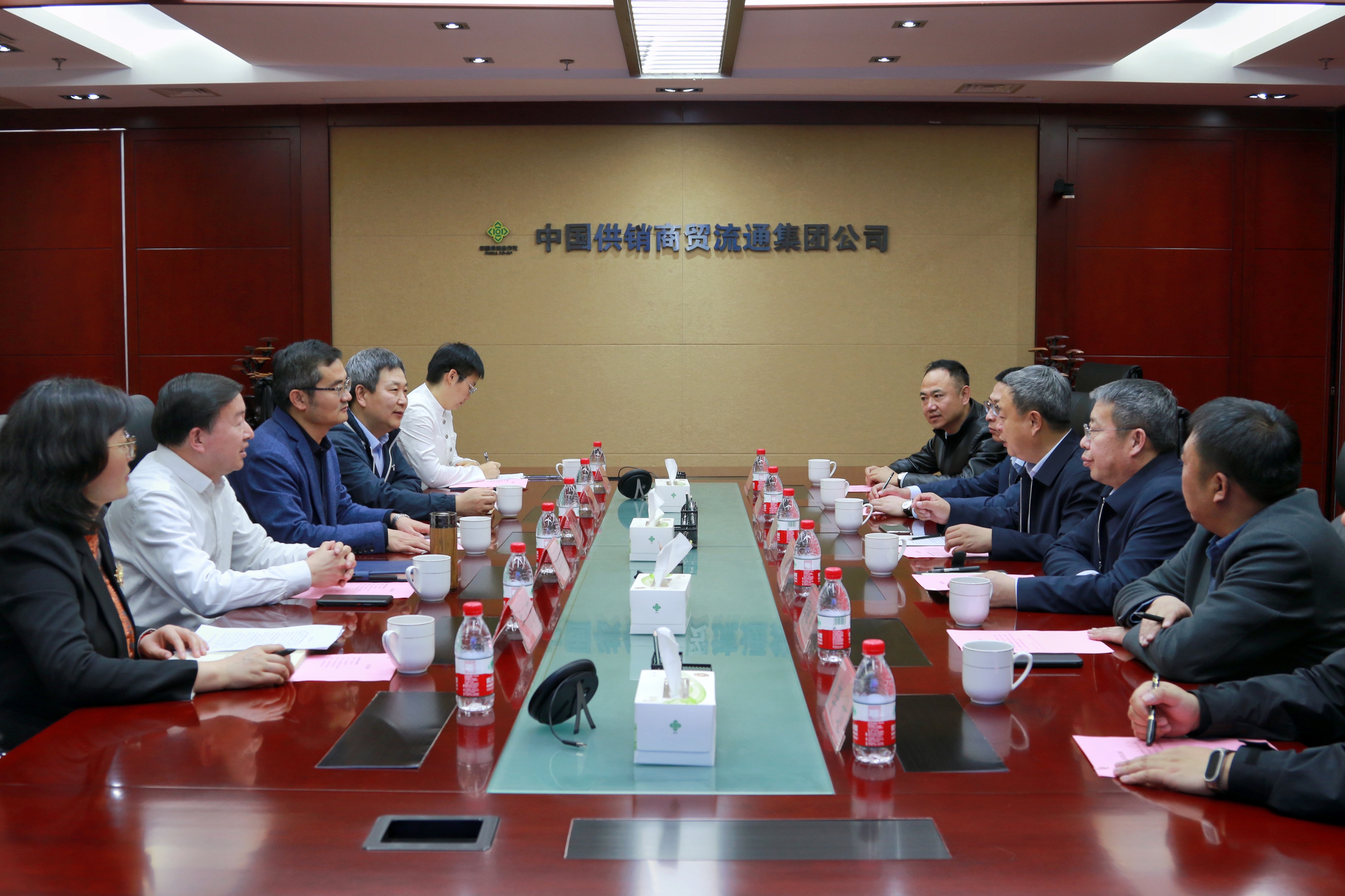 20240328朱延東會見蔚縣縣委書記劉瑞格.jpg 20240328朱延東會見蔚縣縣委書記劉瑞格.jpg
